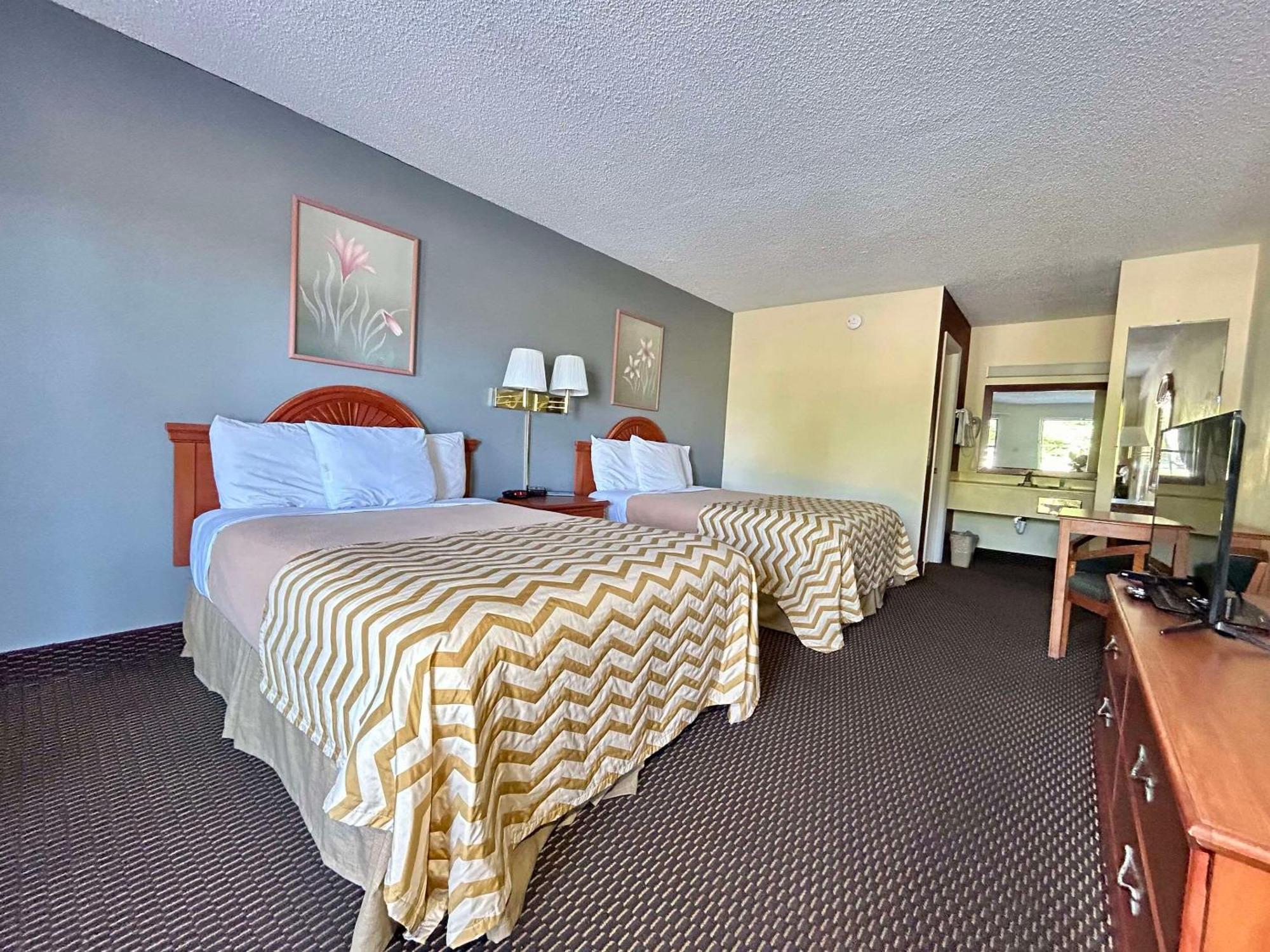 אלאצ'ואה High Springs Inn Soon To Be Clarion Pointe מראה חיצוני תמונה