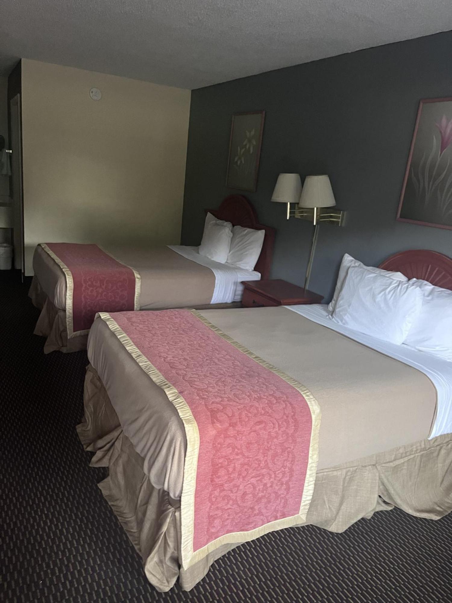 אלאצ'ואה High Springs Inn Soon To Be Clarion Pointe מראה חיצוני תמונה