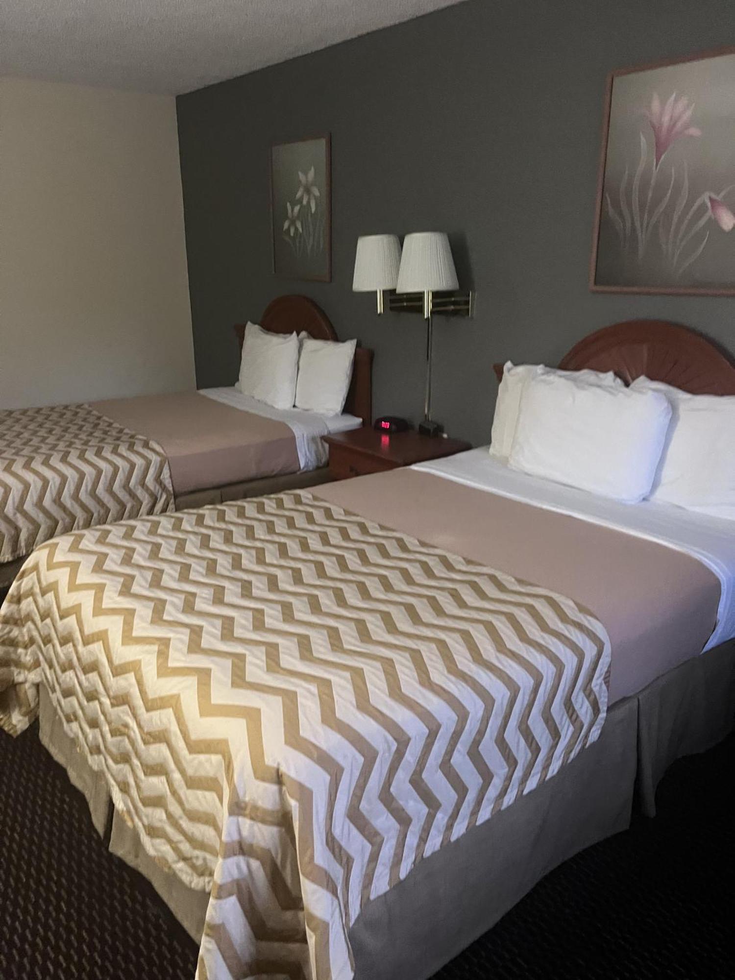 אלאצ'ואה High Springs Inn Soon To Be Clarion Pointe מראה חיצוני תמונה