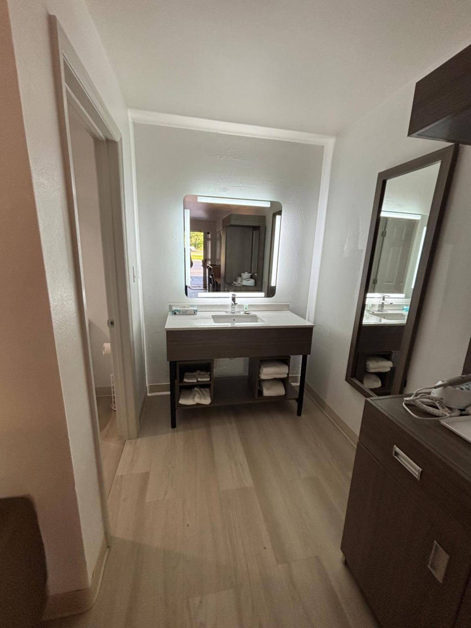 אלאצ'ואה High Springs Inn Soon To Be Clarion Pointe מראה חיצוני תמונה