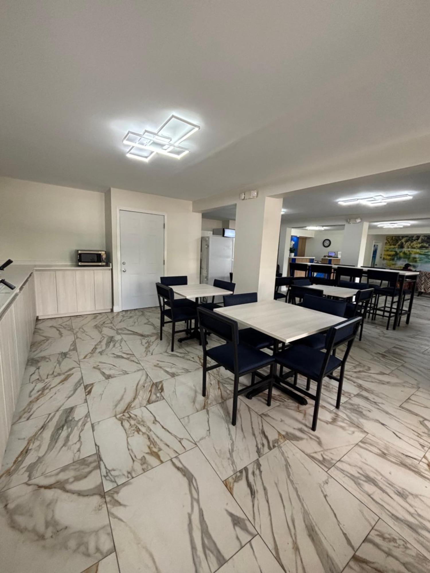 אלאצ'ואה High Springs Inn Soon To Be Clarion Pointe מראה חיצוני תמונה