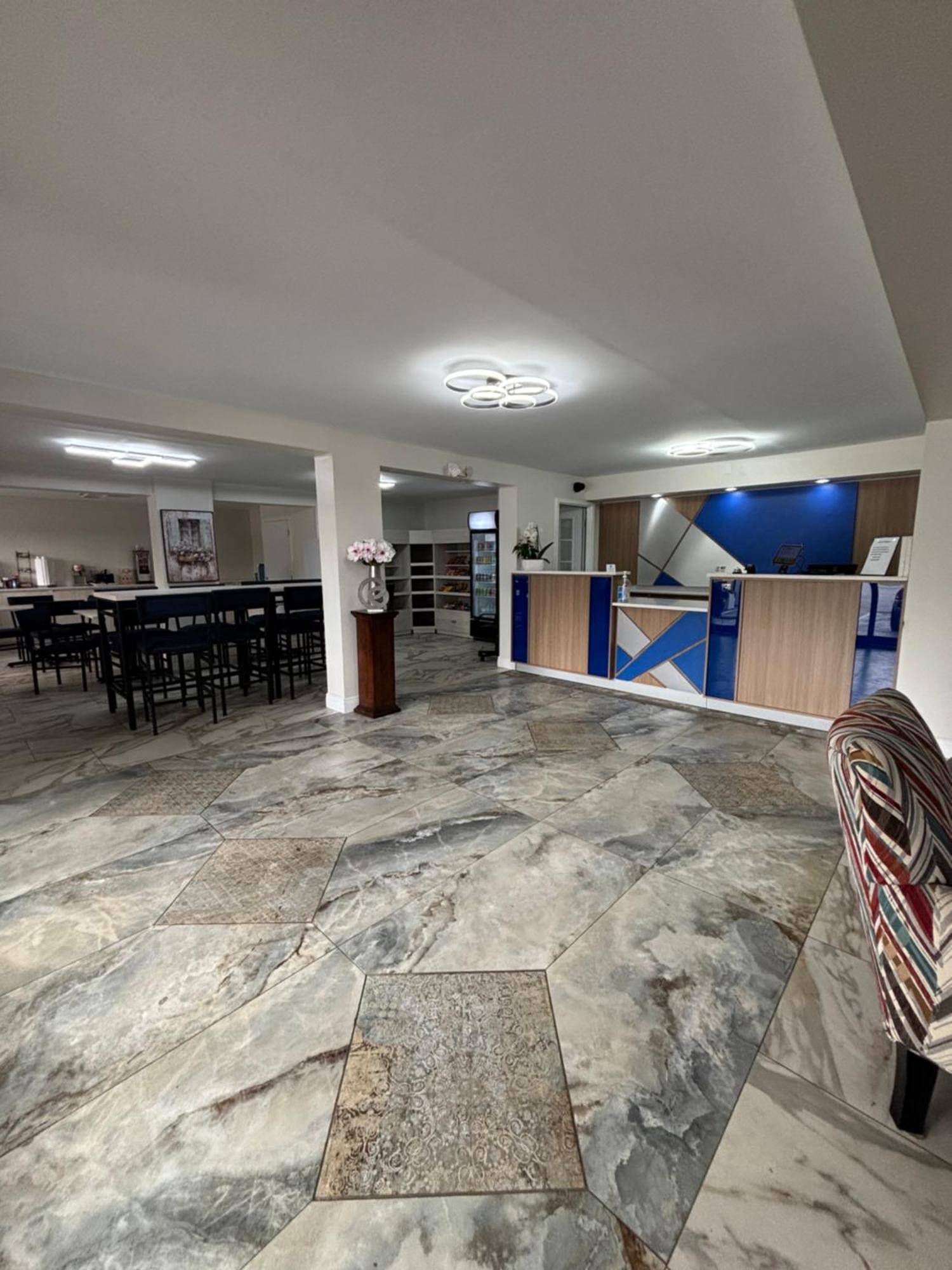 אלאצ'ואה High Springs Inn Soon To Be Clarion Pointe מראה חיצוני תמונה