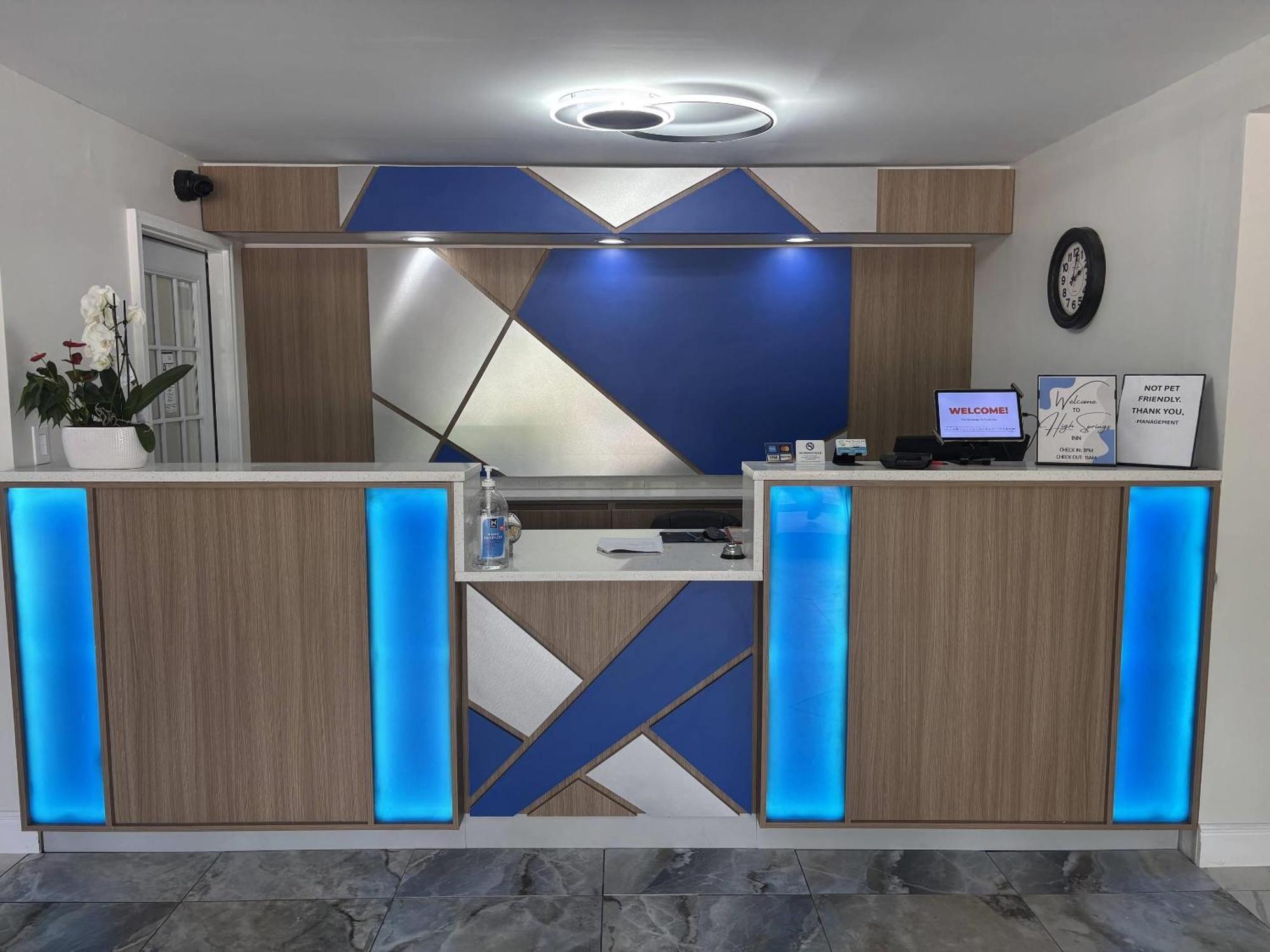 אלאצ'ואה High Springs Inn Soon To Be Clarion Pointe מראה חיצוני תמונה