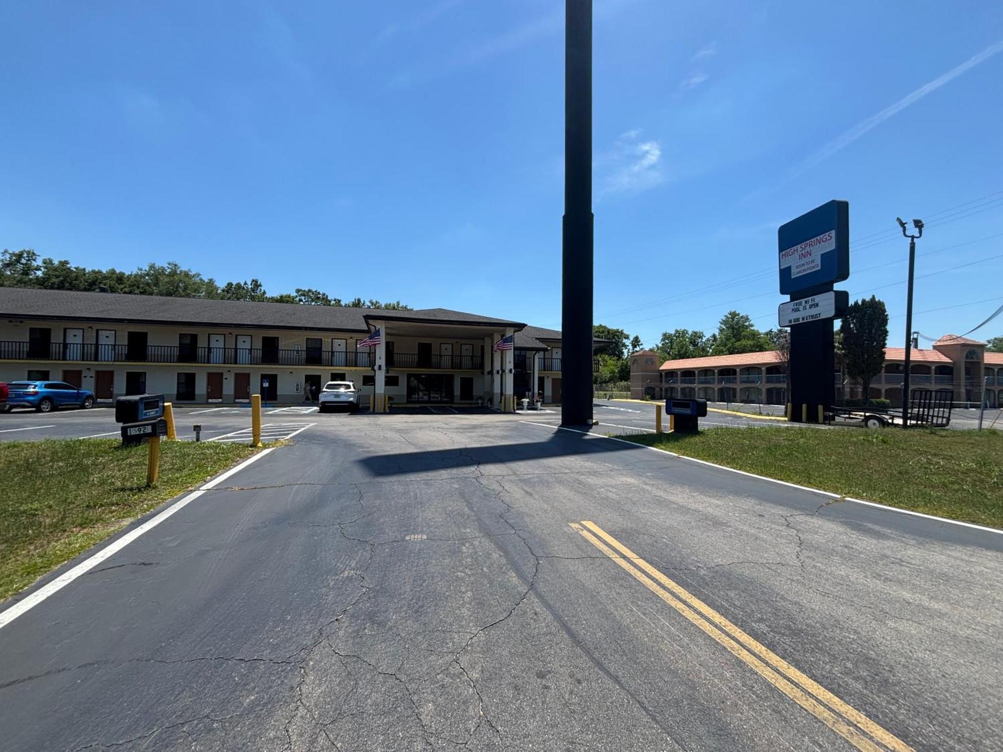 אלאצ'ואה High Springs Inn Soon To Be Clarion Pointe מראה חיצוני תמונה