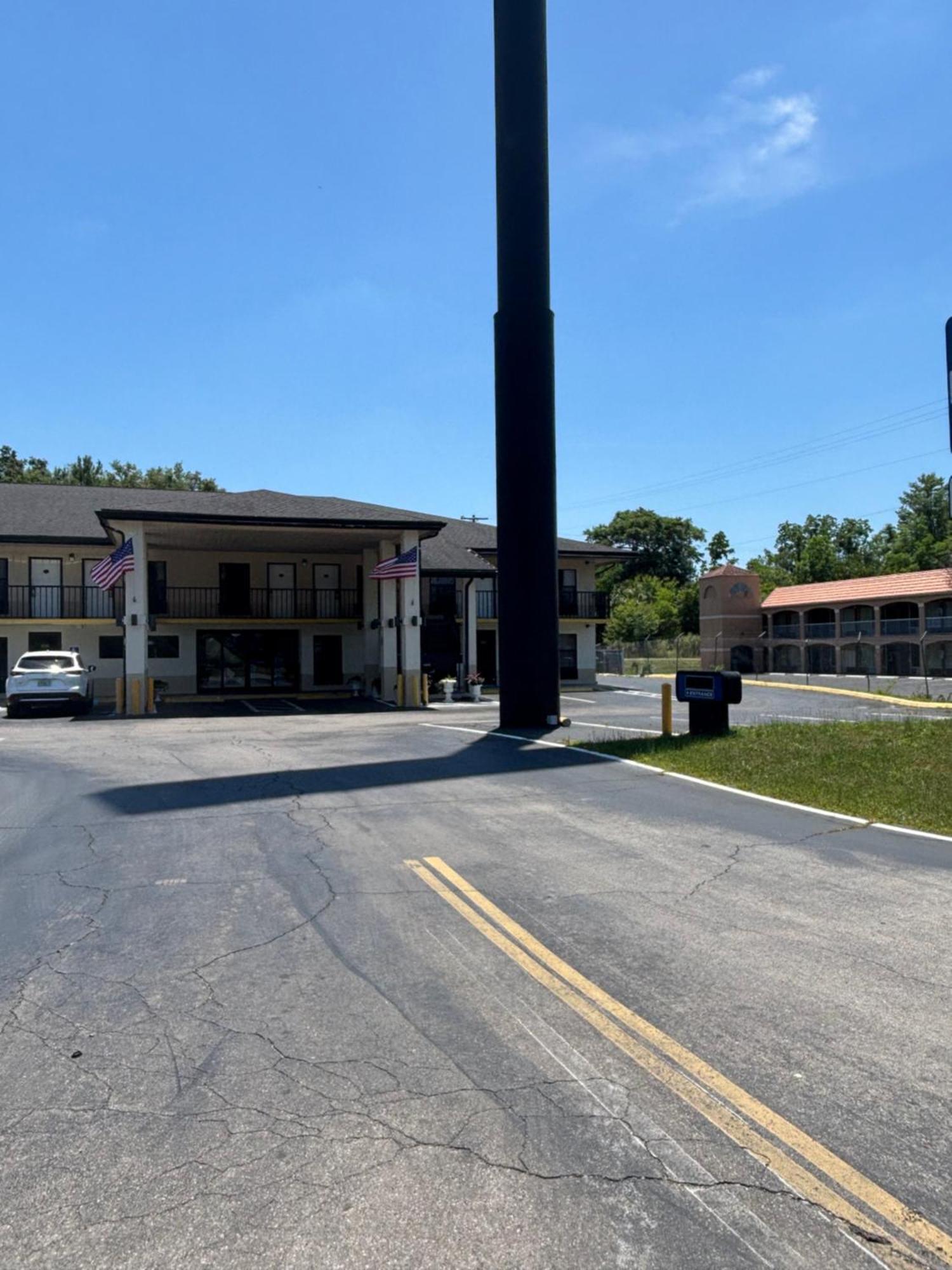 אלאצ'ואה High Springs Inn Soon To Be Clarion Pointe מראה חיצוני תמונה